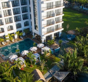 Shining Riverside Hotel & Spa