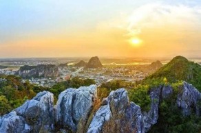 Marble Moutain - Monkey Moutain - Am Phu Cave