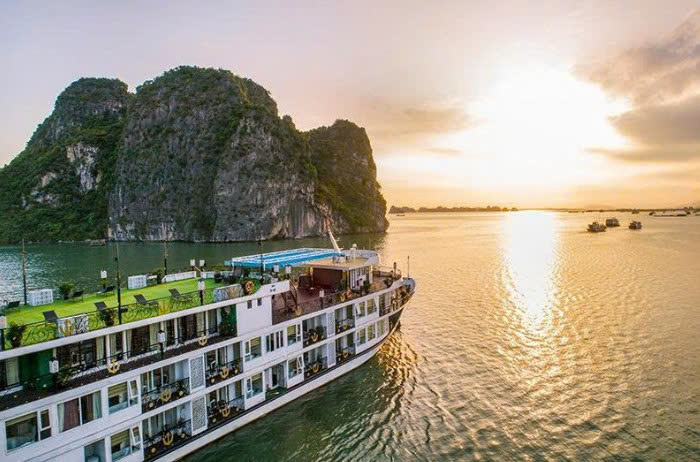 Verdure Lotus Grandeur Halong cruise 5*